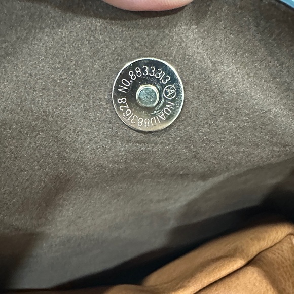 Brown vegan Leather Tote Bag - Picture 9 of 11